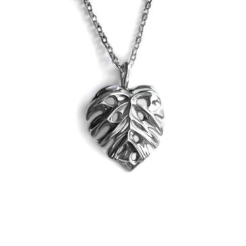 Monstera Pendant – Silver